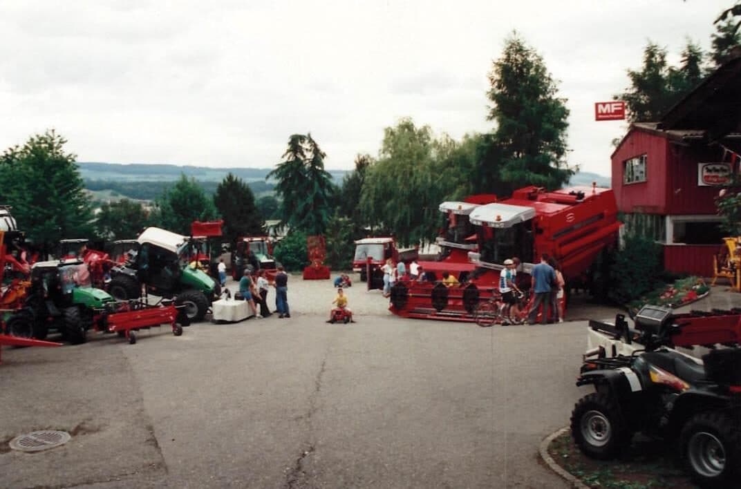 Hausausstellung – im Vordergrund bereits ein erster ATV.